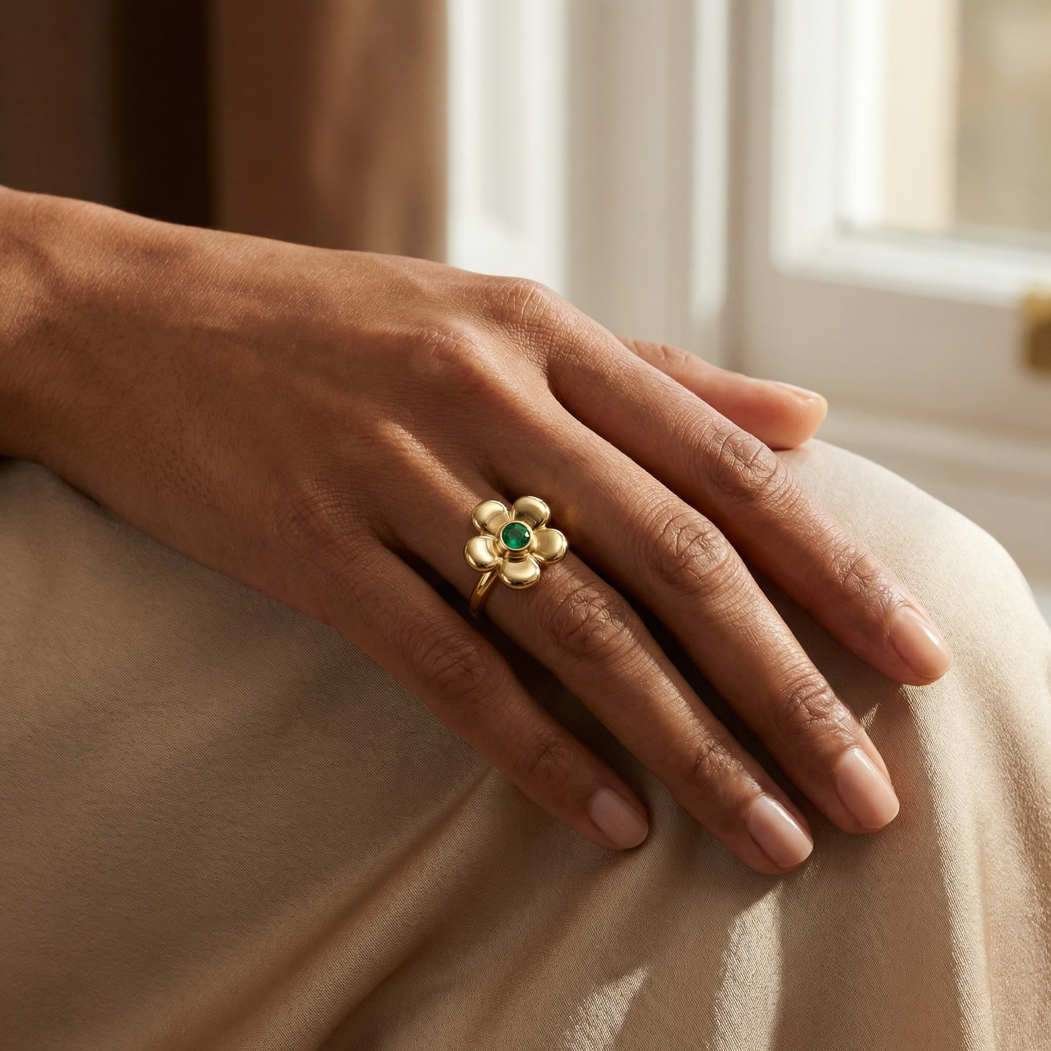 Shekufeh Ring - Lifestyle