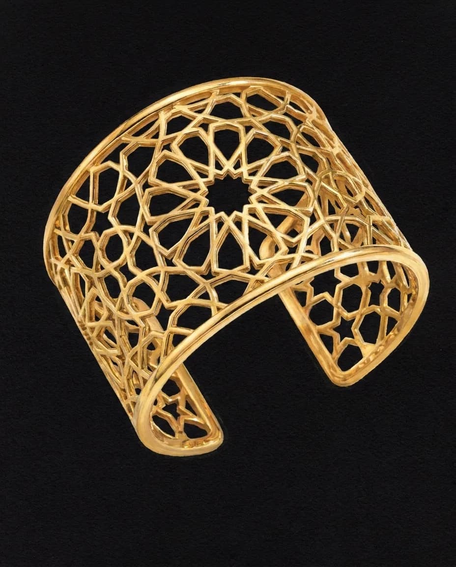 Gouache rendering of the Girih Cuff on black card