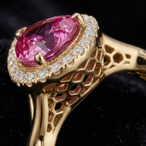 Close-up detail of Chinar ring iwan-arch diamond halo and muqarnas engraving